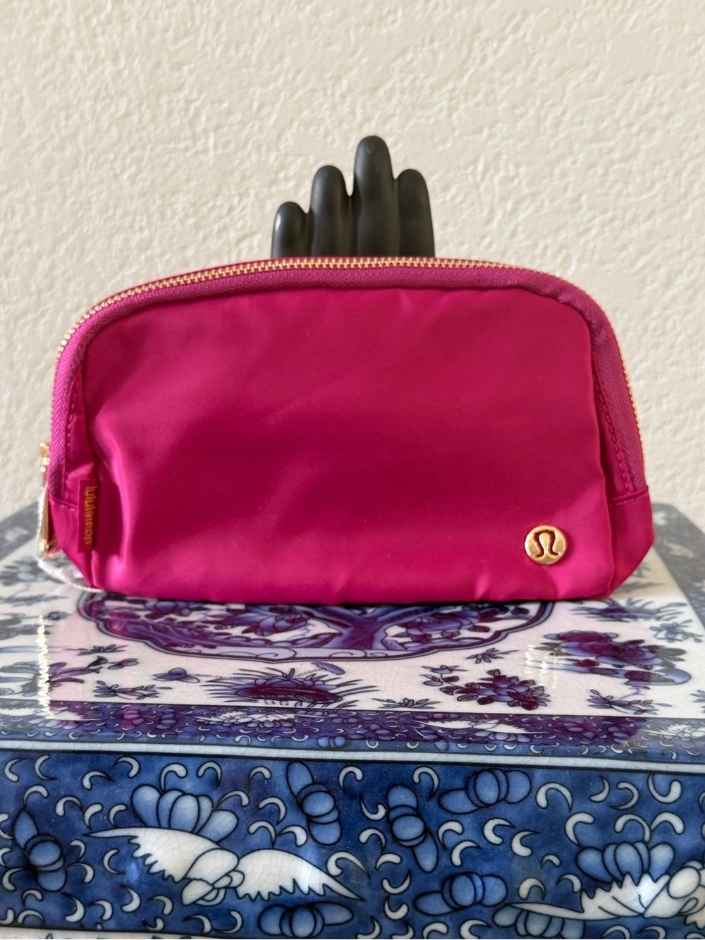 lululemon athletica dark pink belt bag